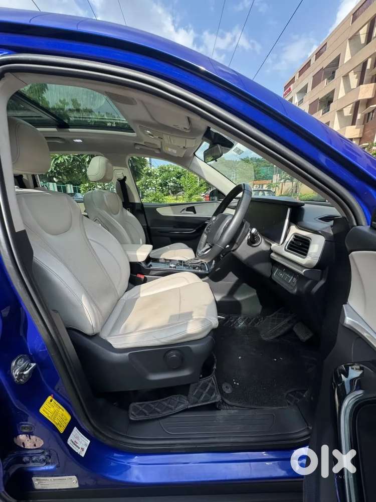 Mahindra Xuv700 2.2 Ax 7 Diesel At Luxury Pack Str, 2022, Diesel