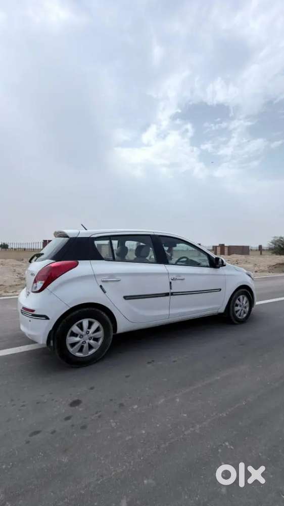 Hyundai I20 2014 Diesel Well Maintained Child Ac  With Top Model Push