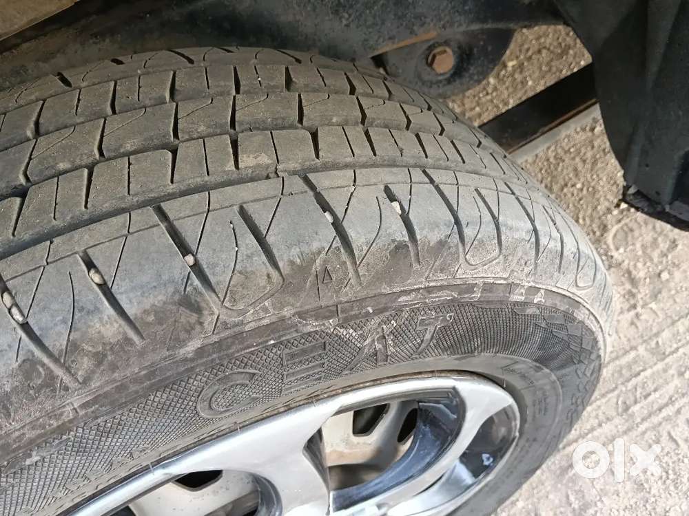 Mahindra Tuv 300 Plus 2018