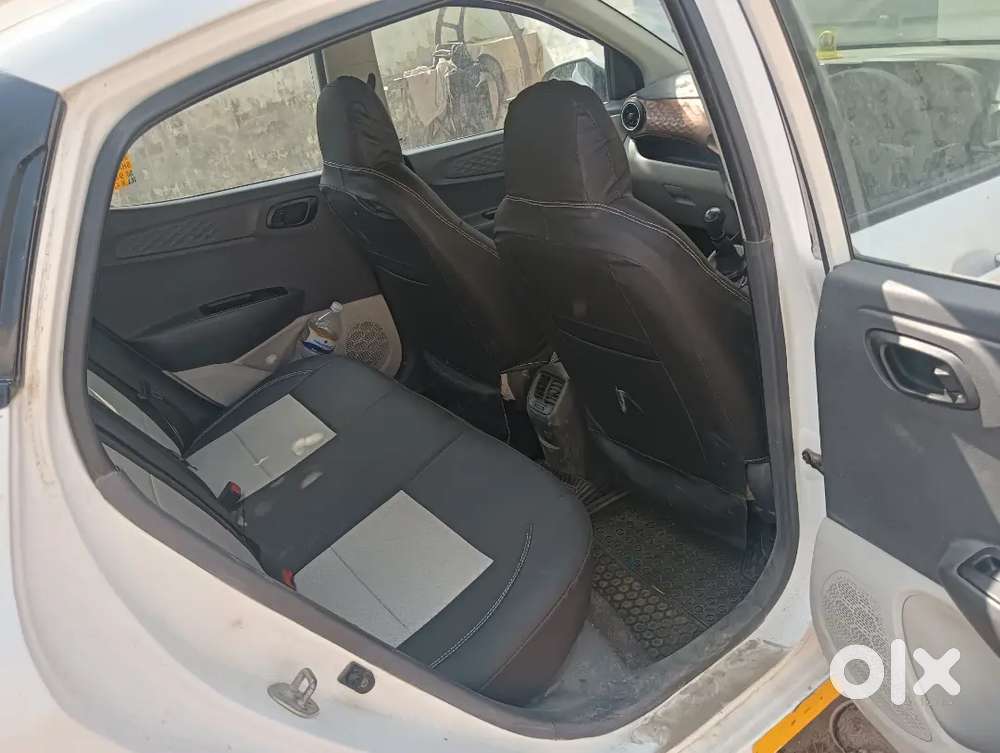 Hyundai Aura Cng 2023  Low Km Driven  Single Owner