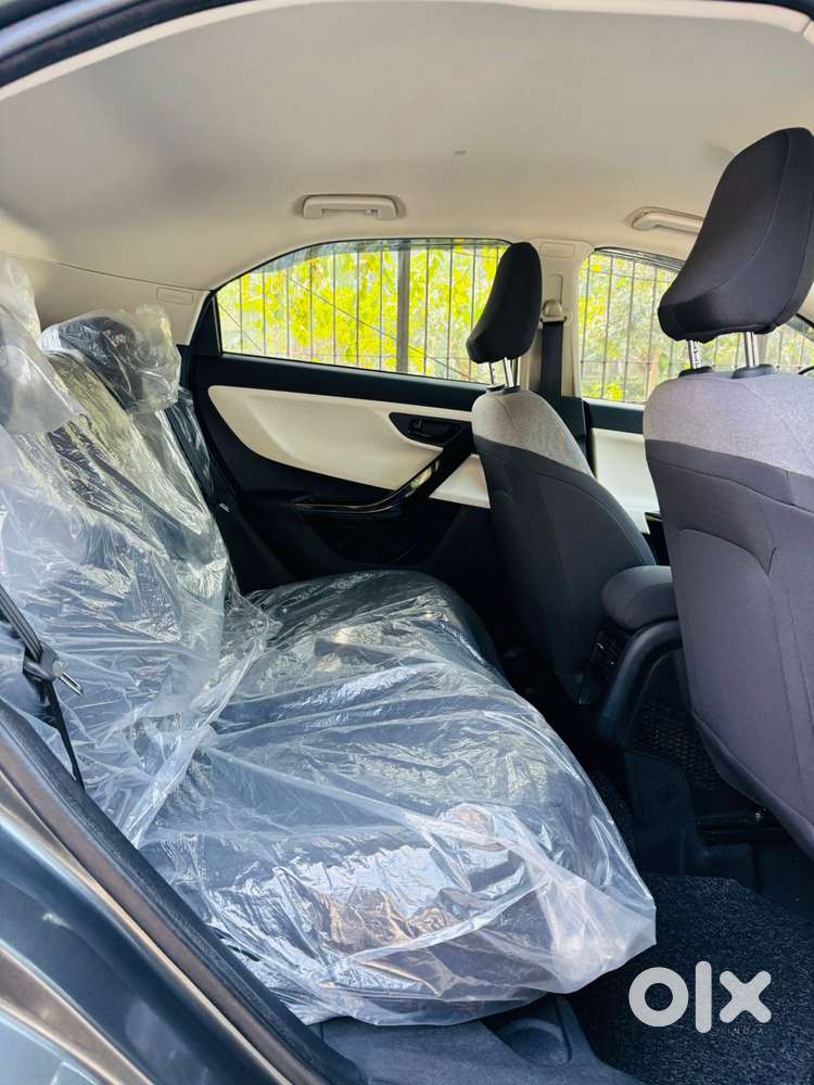 Tata Nexon Pure (s) 1.2 Petrol 6amt, 2025, Petrol