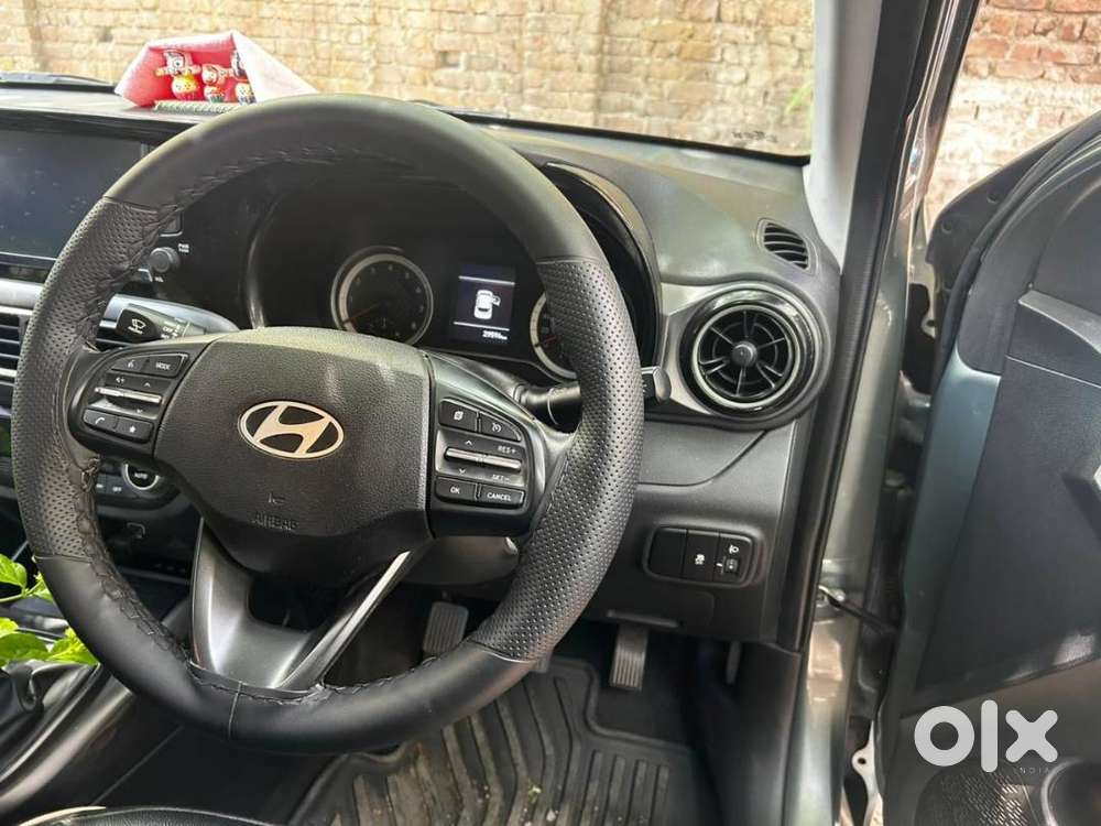 All Fetures Are There In Car Milleage 18+