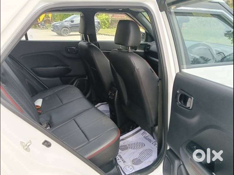Hyundai Venue Sx(o) Knight Edition Mt, 2023, Petrol