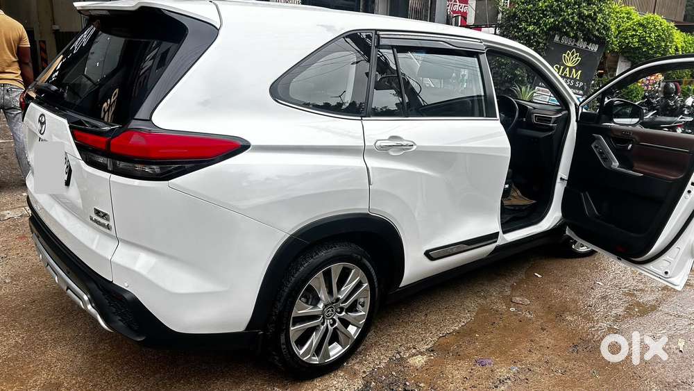 Toyota Innova Hycross 2.0 Zx (o) Hybrid 7 Str, 2023, Petrol