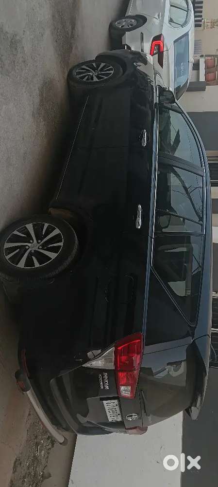 Innova Crysta Dizal
