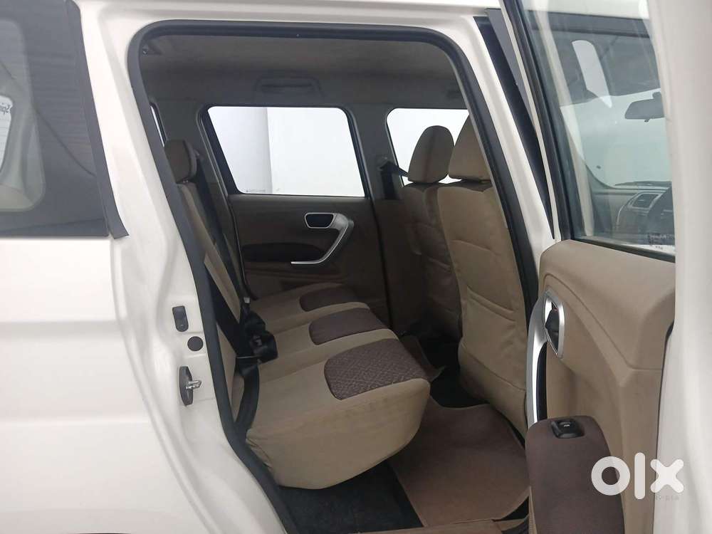 Mahindra Tuv 300 Mhawk100 T8, 2016, Diesel