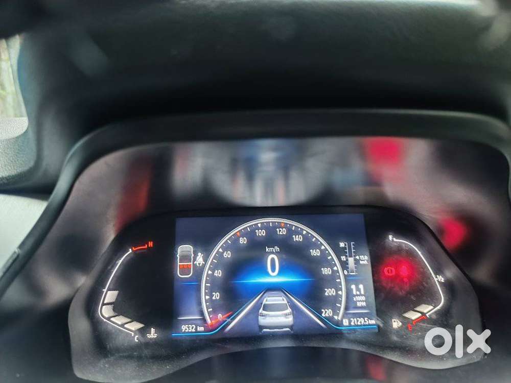 Renault Triber Rxz, 2024, Petrol