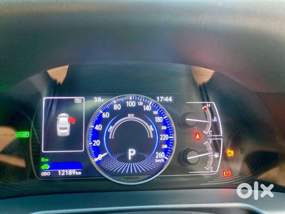 Lexus Es 300h Luxury, 2022, Cng & Hybrids