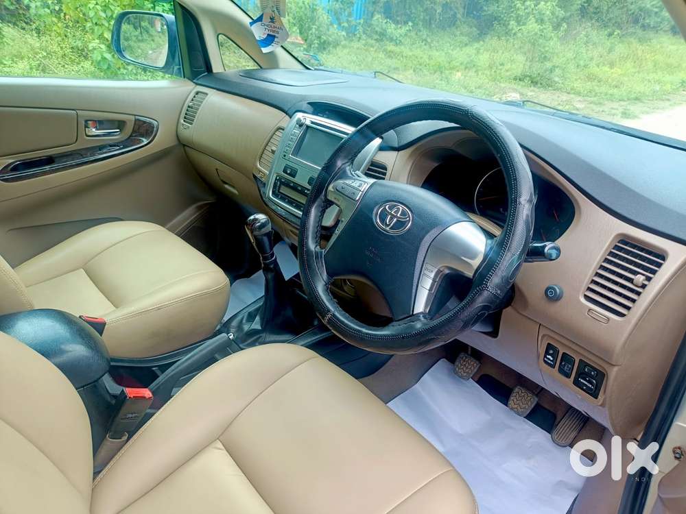 Toyota Innova 2.5 Zx 7 Str Bs-iv, 2015, Diesel