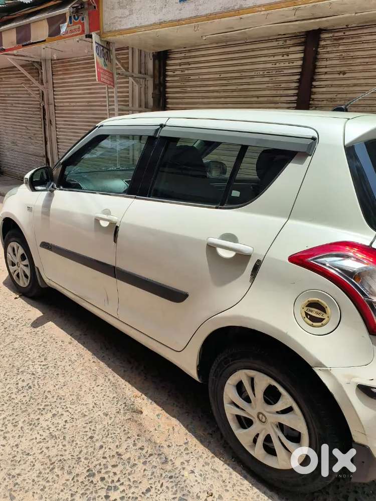 Maruti Suzuki Swift 2012, 3rd Owner Top Condition, Runing Insurance