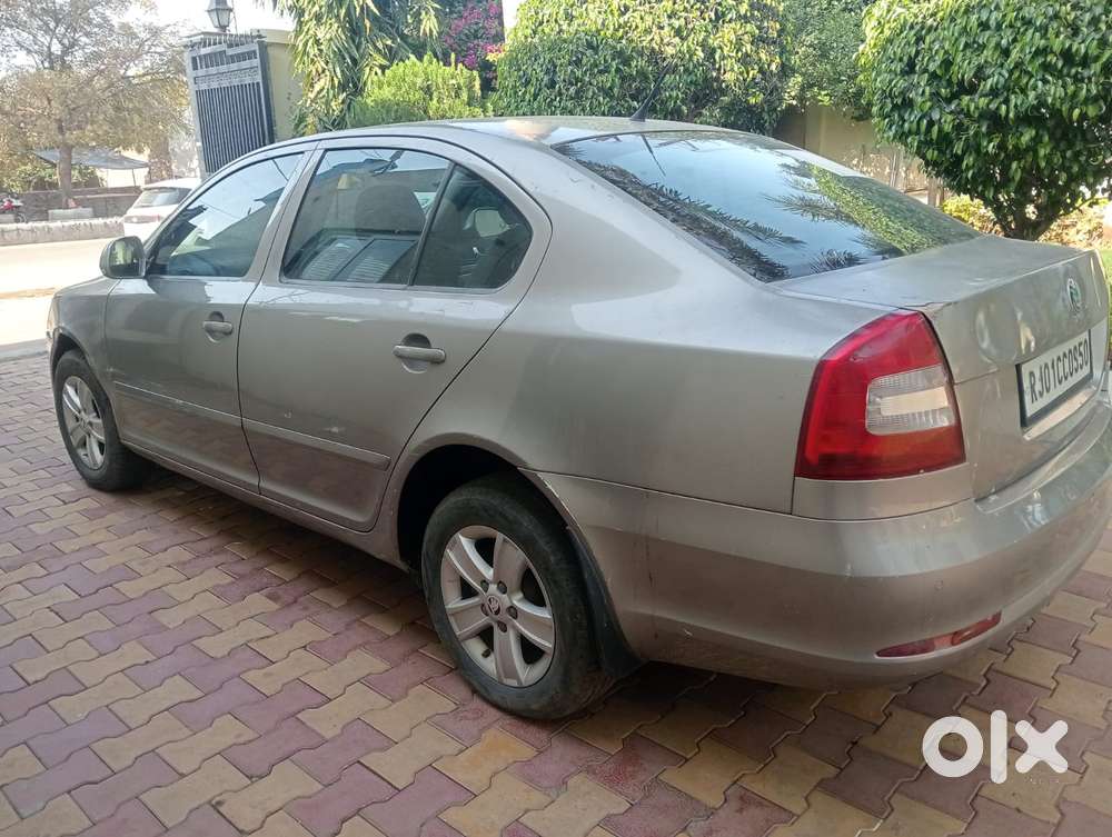 Skoda Laura 1.9 Elegance Pd, 2011, Petrol