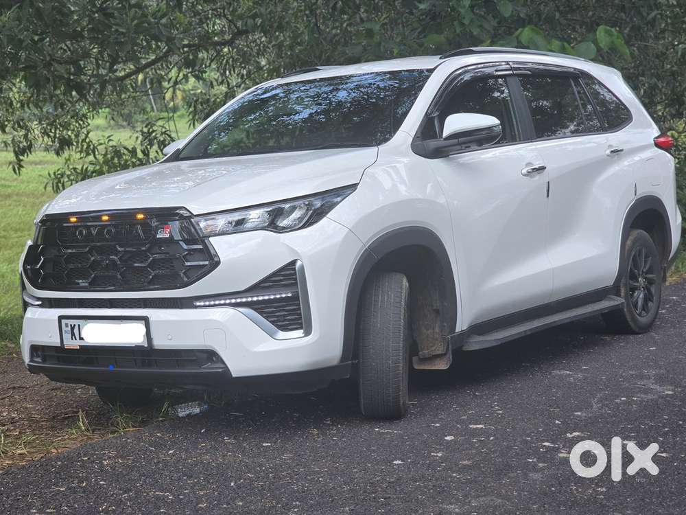 Toyota Innova Hycross 2025