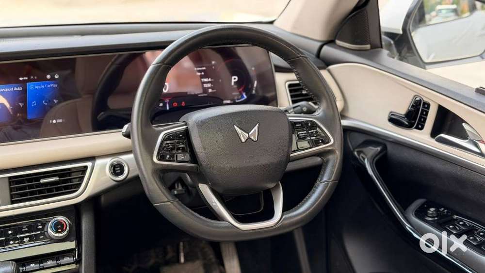 Mahindra Xuv700 2.2 Ax 7 Diesel Mt Luxury Pack Str, 2022, Diesel