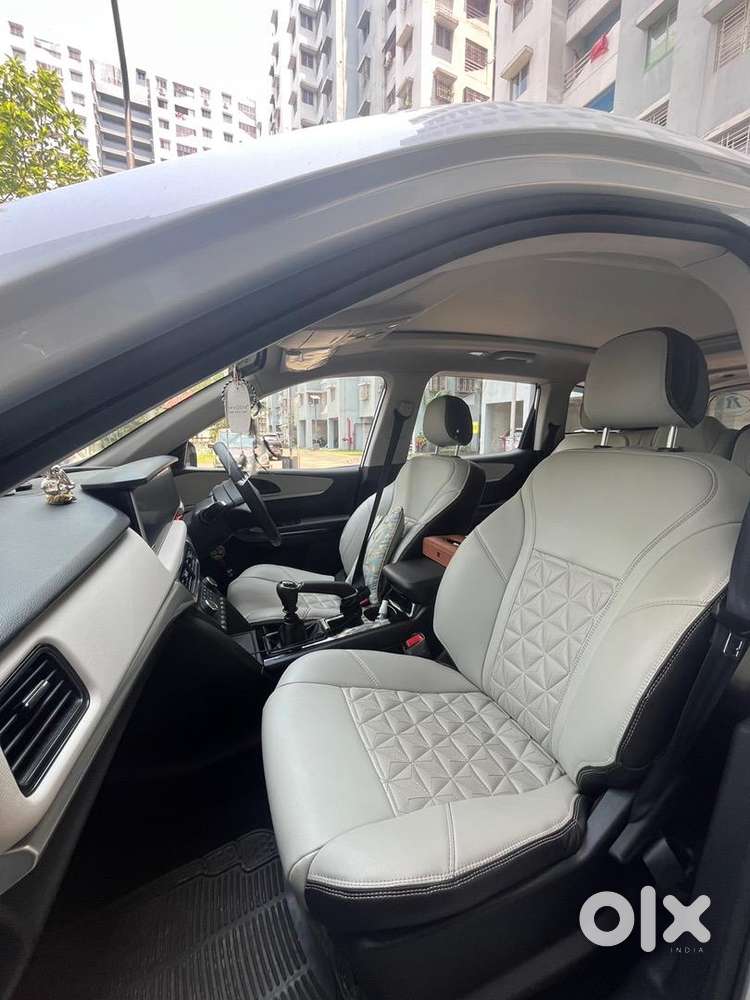 Mahindra Xuv700 2023 Diesel Well Maintained