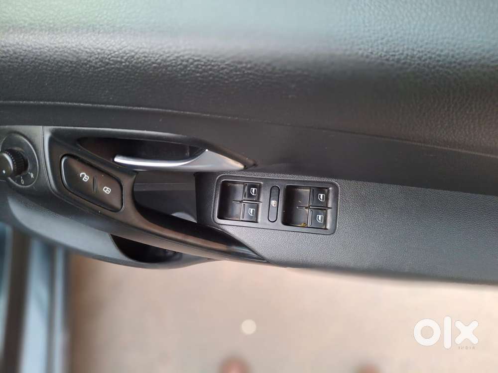 Volkswagen Vento 1.2 Tsi Highline At, 2016, Petrol