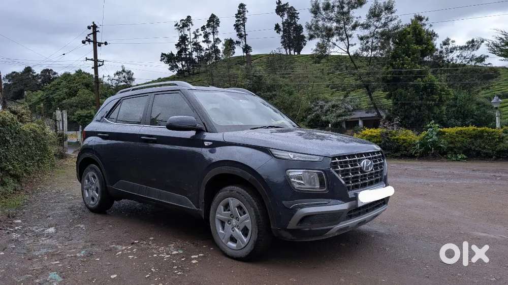 Hyundai Venue 2020 Petrol 35000 Km Driven