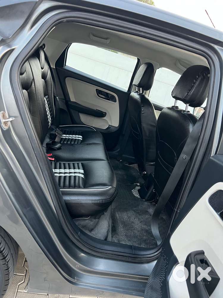 Tata Altroz 1.2 Xm Plus, 2022, Petrol