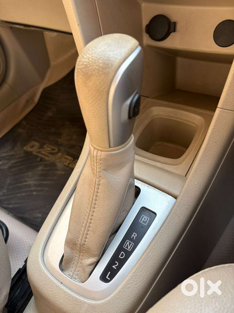Maruti Suzuki Dzire 1.2 Vxi Amt, 2015, Petrol