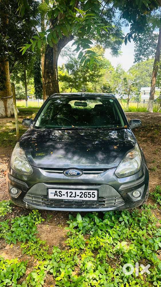 Ford Car Manual 2012