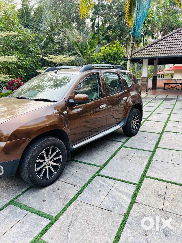 2014 Duster Diesel  82k Km  Doctor Owned