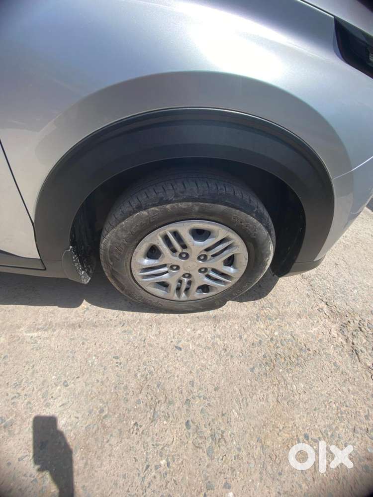 Kia Carens G 1.5 6mt Premium (o) 7-seater, 2023, Petrol