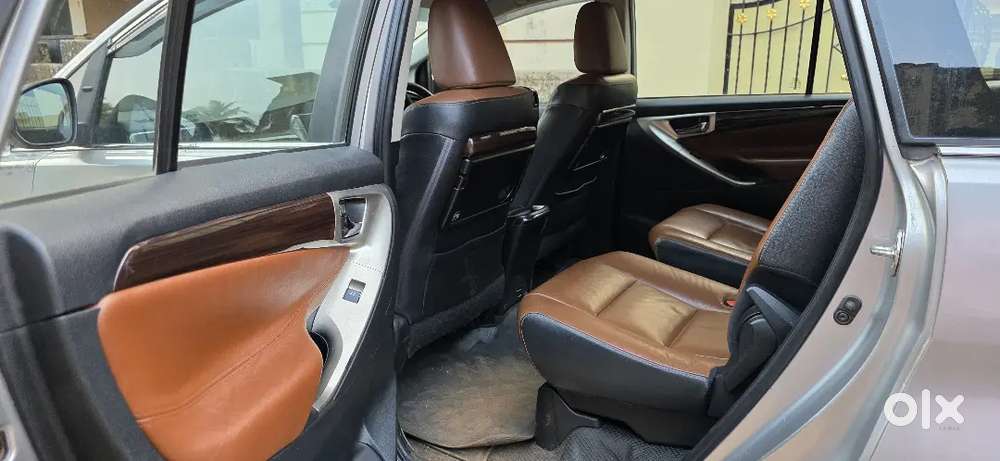 Toyota Innova Crysta 2017 Diesel Well Maintained