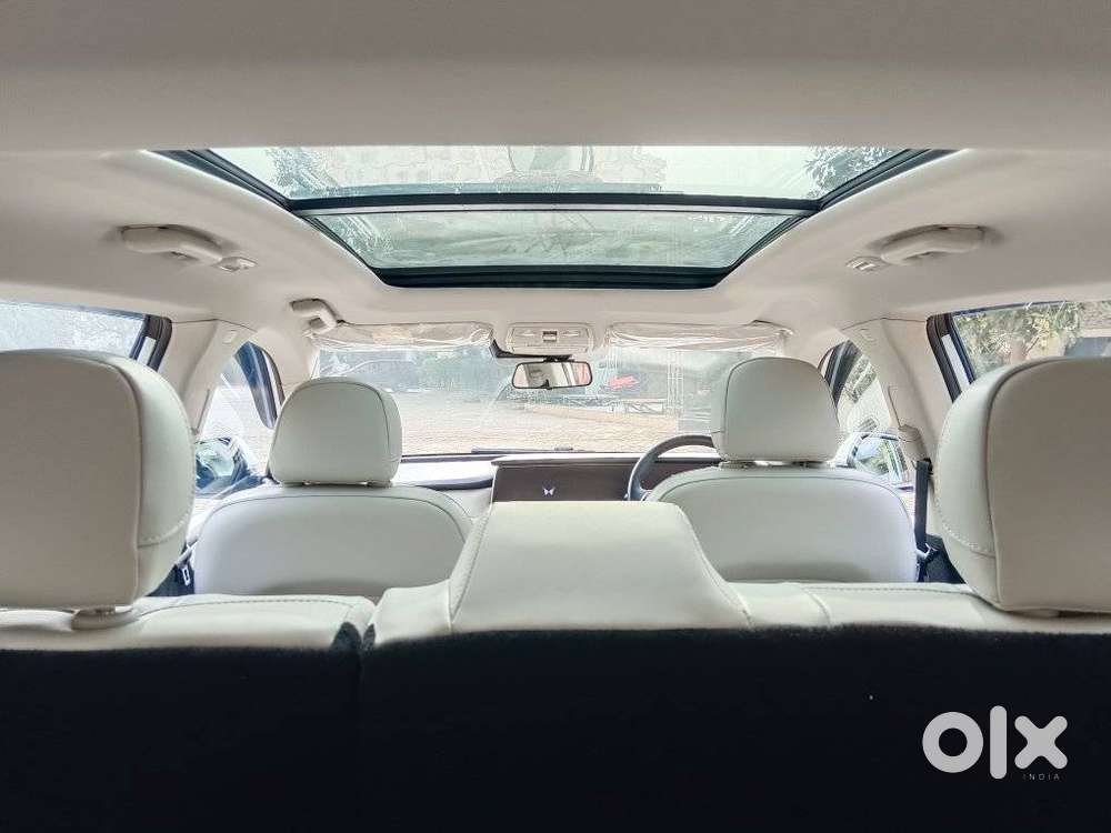 Mahindra Xuv700 2.2 Ax 7 Diesel At Str, 2022, Diesel