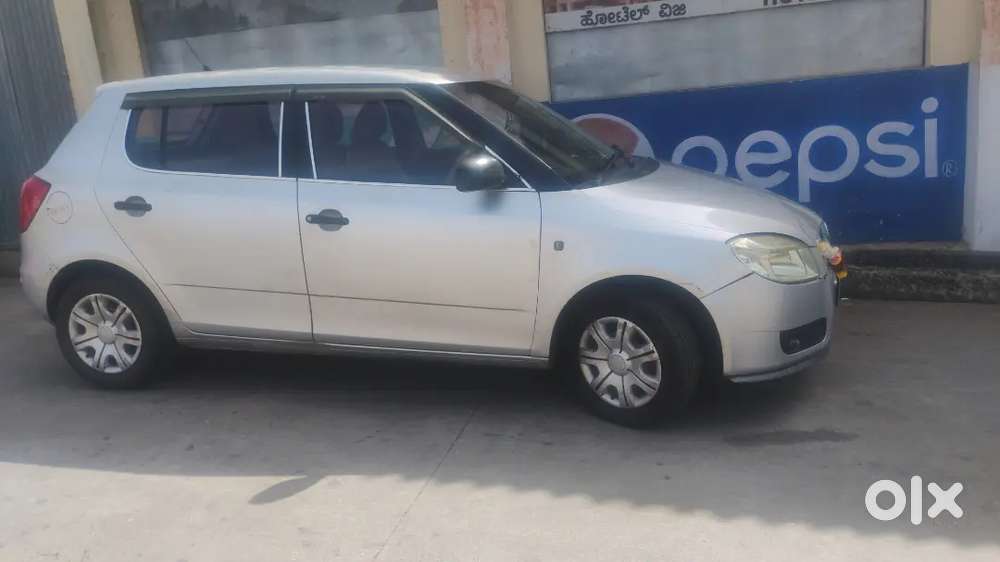 Skoda Fabia 2010 Petrol 165000 Km Driven