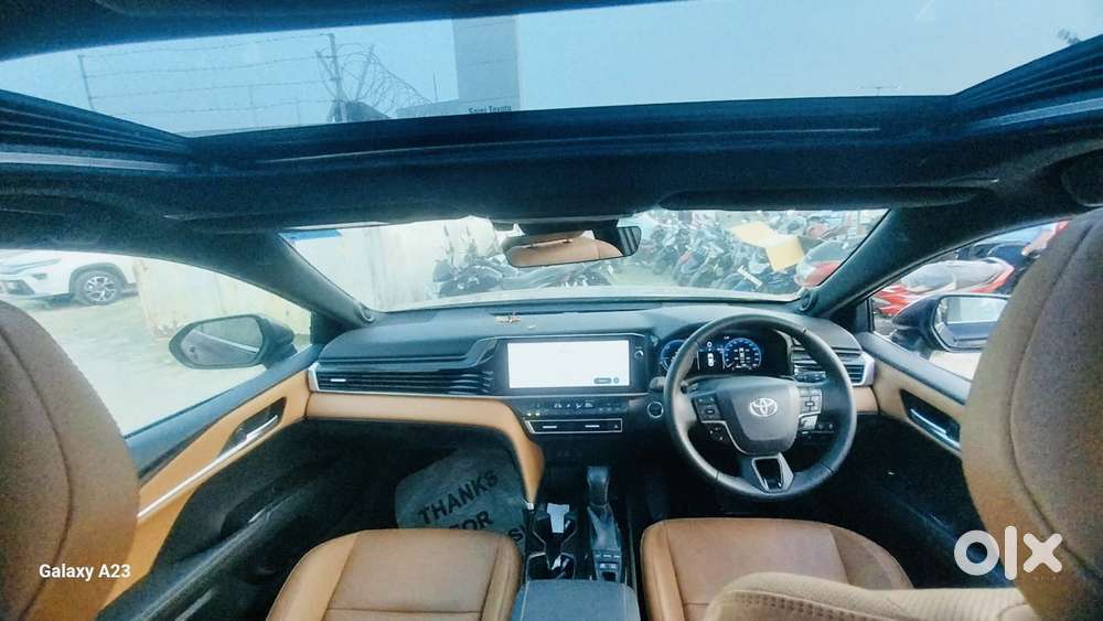 Toyota Camry Hybrid, 2025, Petrol