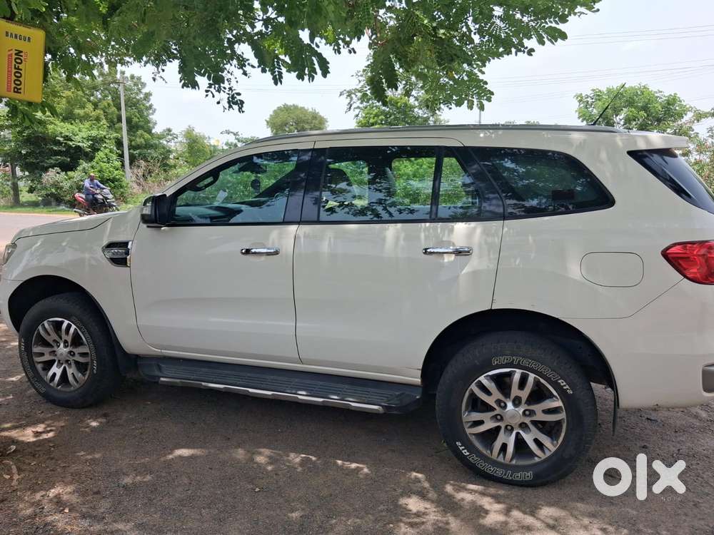Ford Endeavour 2.2 Titanium At 4x2, 2016, Diesel