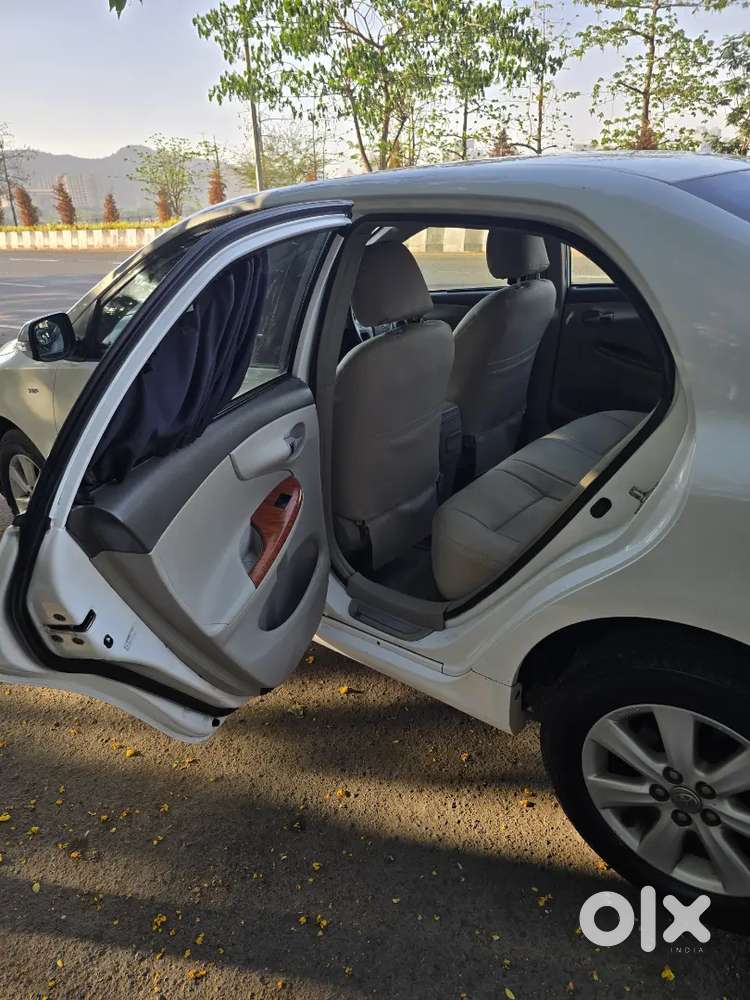 Toyota Corolla Altis 1.8 V Automatic