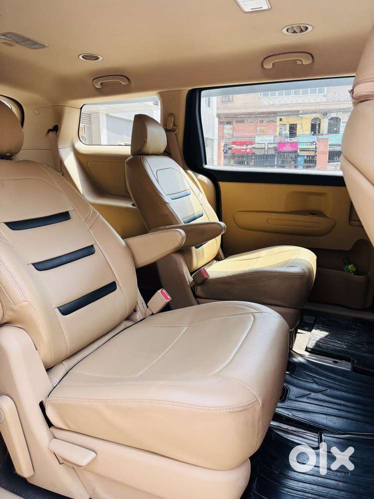 Kia Carnival Premium, 2021, Diesel