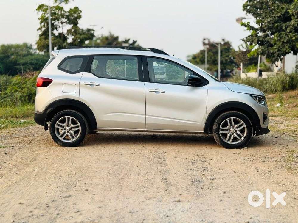 Renault Triber Rxz, 2022, Petrol