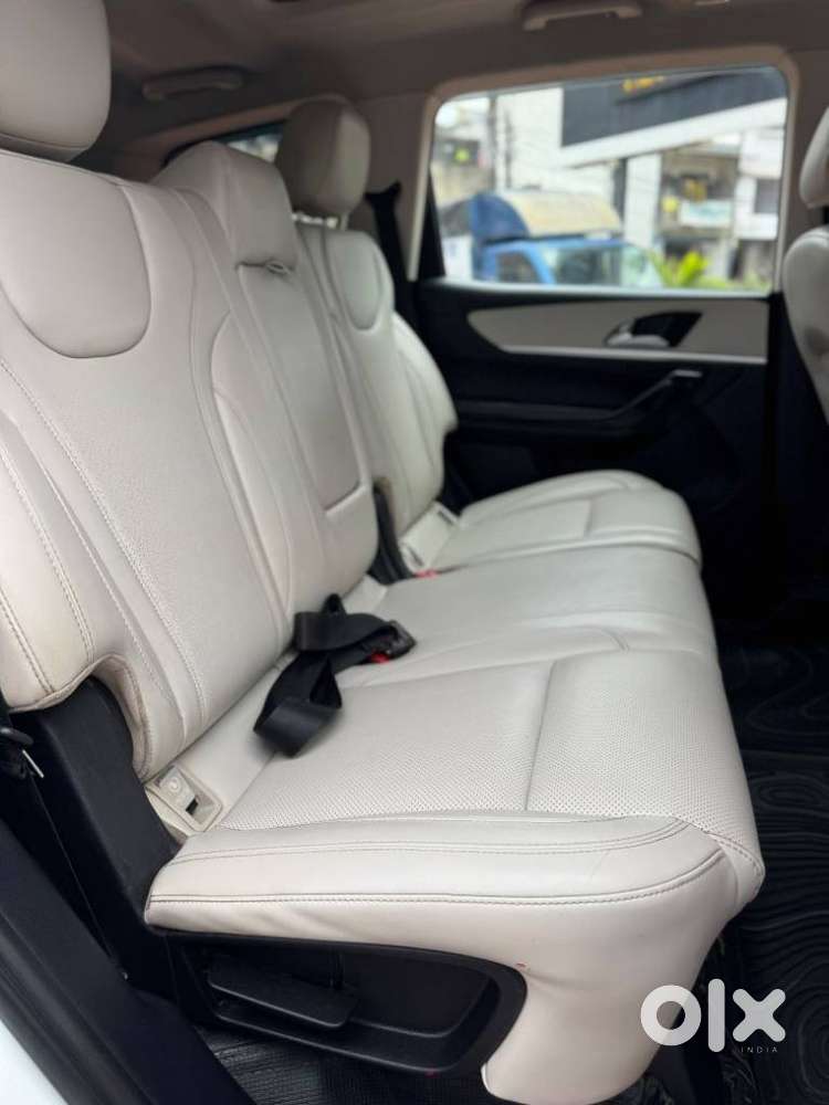 Mahindra Xuv700 2.2 Ax 7 Diesel At Luxury Pack Str, 2022, Diesel