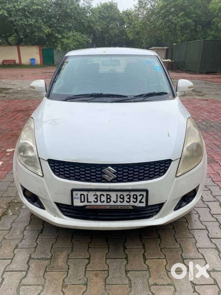 Maruti Suzuki Swift Vxi 1.2 Abs Bs-iv, 2012, Petrol