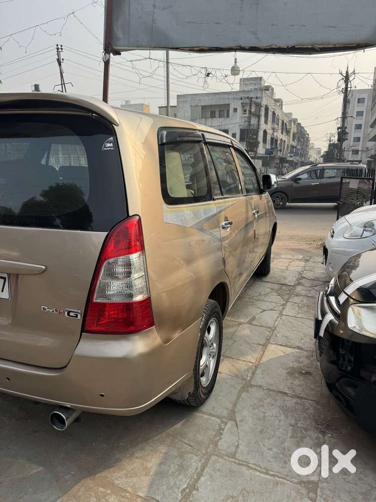 Toyota Innova 2004-2011 2.5 G4 Diesel 8-seater, 2006, Diesel