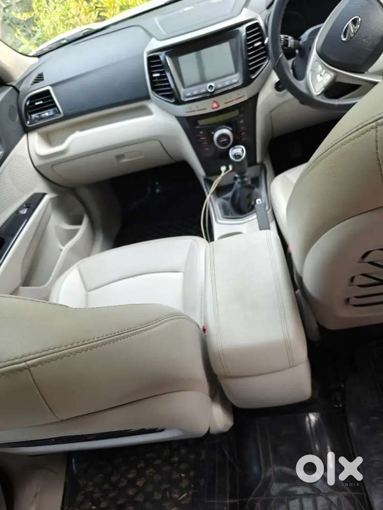 Mahindra Xuv300 2022 Petrol 33700 Km Driven