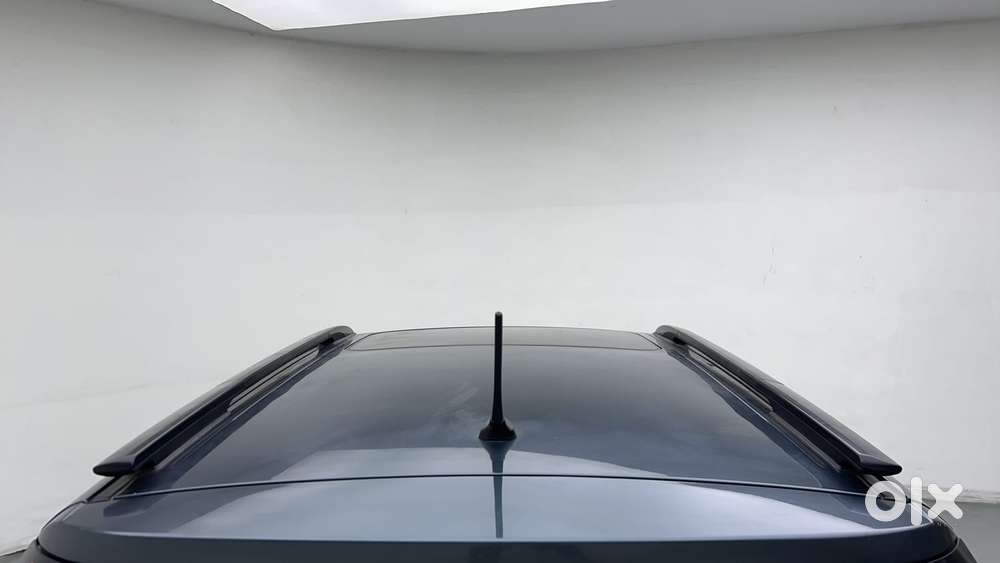 Mahindra Xuv300 1.2 W6 Amt Petrol, 2022, Petrol