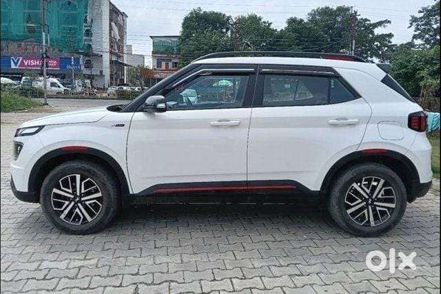 Hyundai Venue Sx(o) Knight Edition Mt, 2023, Petrol