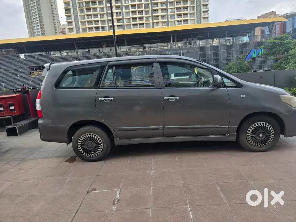 Toyota Innova Petrol 2014