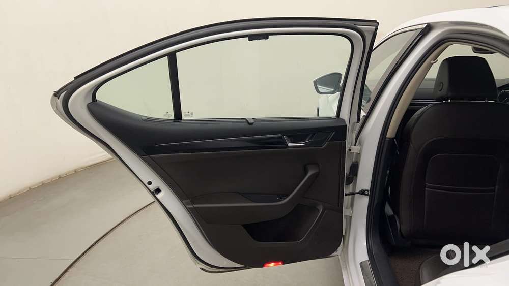 Skoda Superb Lk 1.8 Tsi At, 2019, Petrol