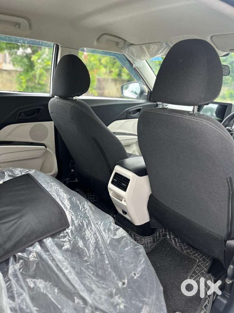 Mahindra Xuv 3xo, 2025, Petrol