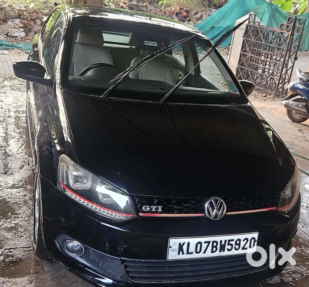 Volkswagen Vento 1.6 Highline Petrol 2013