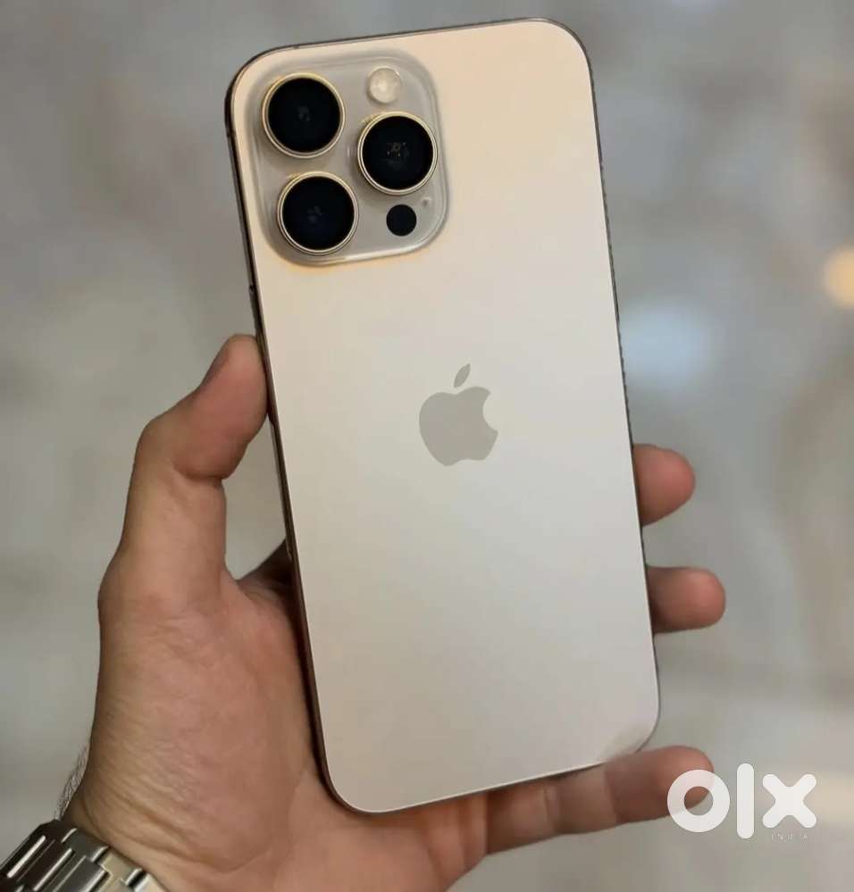 IPHONE 16 PRO 256GB IN DESERT TITANIUM WITH BILL AND BOX