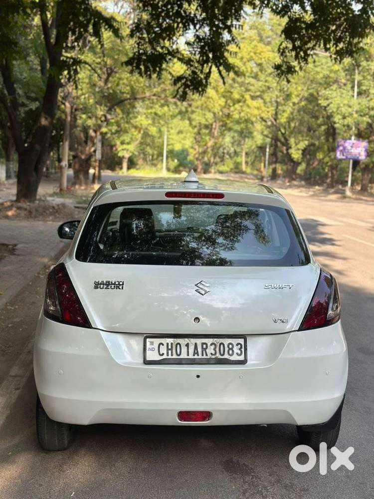 Maruti Suzuki Swift Vxi + Manual, 2013, Petrol