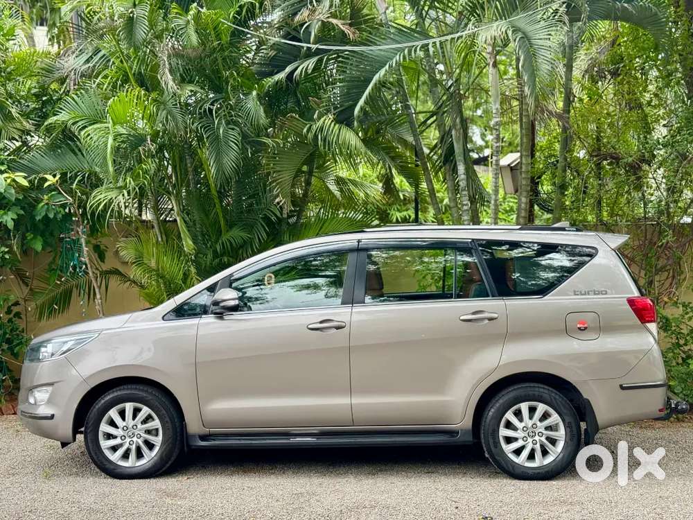 Toyota Innova Crysta 2.8gx At 8 Str