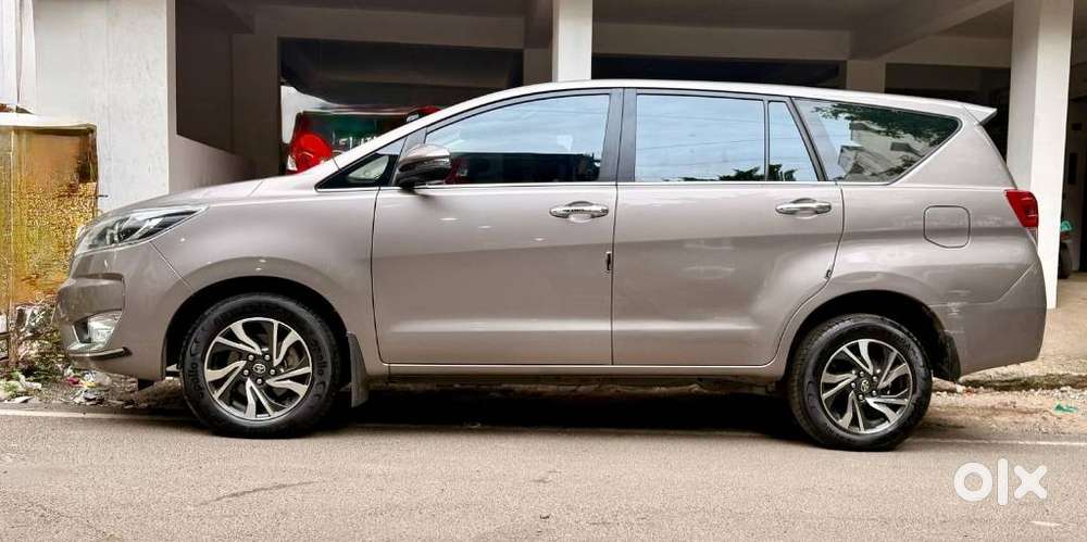 Toyota Innova Crysta 2.4 V, 2025, Diesel