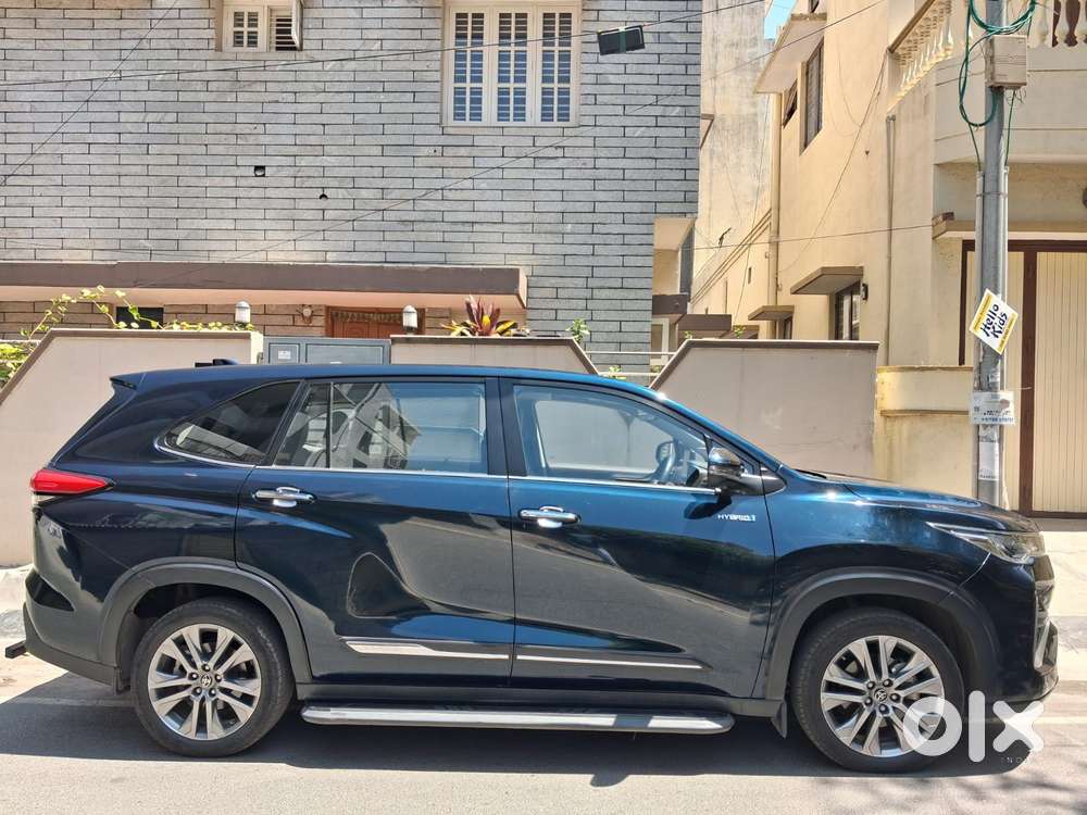 Toyota Innova Hycross 2.0 Zx (o) Hybrid 7 Str, 2023, Petrol