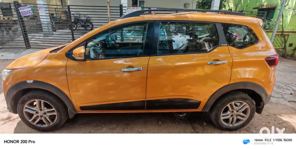 Renault Triber 1.0 Rxz 2021 Dual Tone
