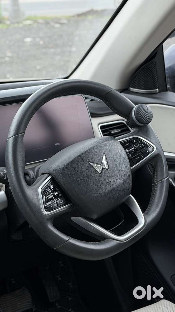 Mahindra Xuv700 2.2 Ax 7 Diesel At Luxury Pack Str, 2023, Diesel